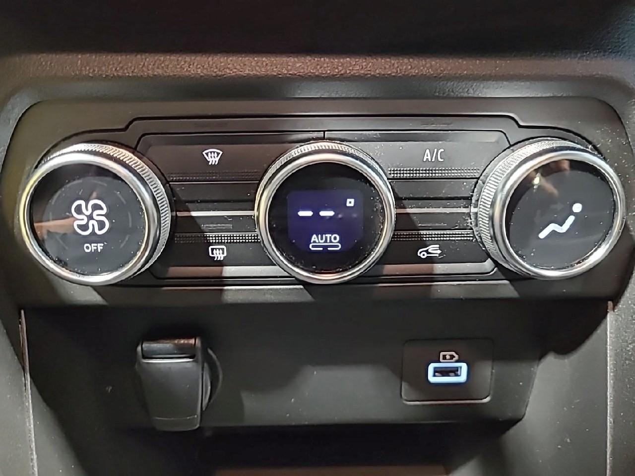 Dacia Sandero tce 90 - 22 stepway confort — photo 27
