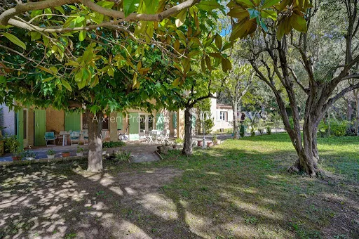 Maison 5 pièces 220 m²
