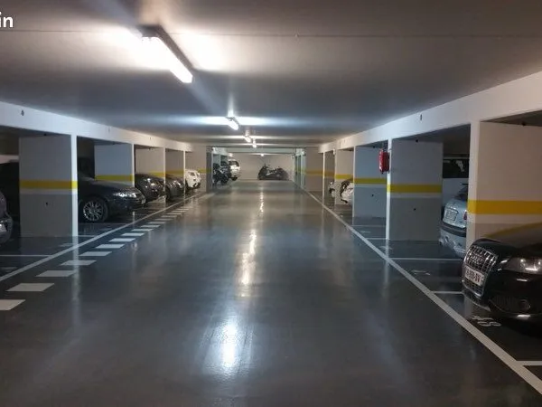 Place de parking souterrain