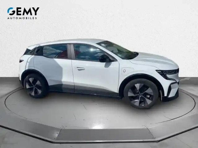 Renault Megane e-tech ev40 130ch standard charge — photo 19