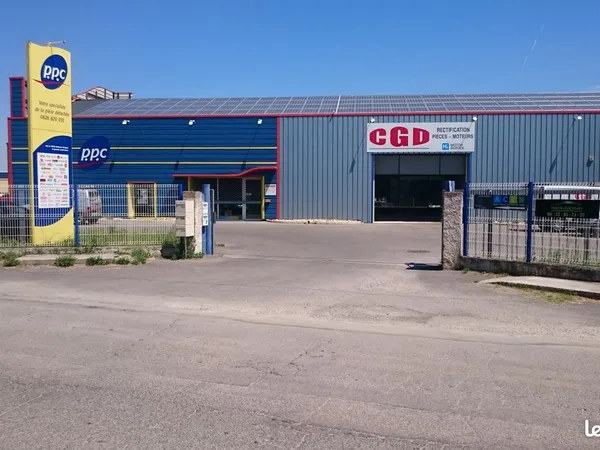 Emplacement N°1 - Local d'activités 280 m² Première Ligne - Avignon Fontcouverte