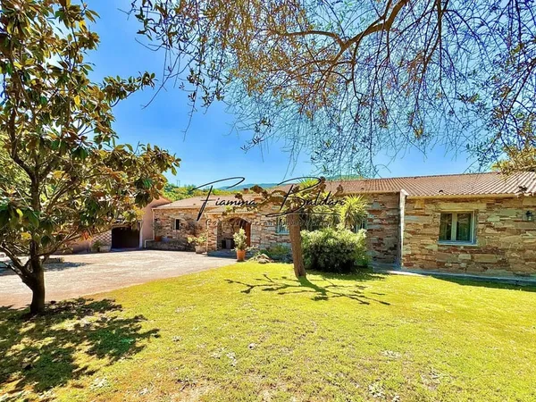 À vendre Villa 7 pièces de plain-pied 269 m², Terrain 2 111m², Havre de paix, Funtanone de Vignale, 