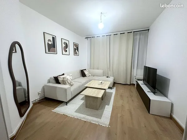 JOLI T2 MEUBLÉ DE 44 m² AVEC BALCON ET PARKING - ANNEMASSE