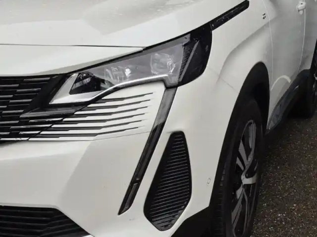 Peugeot 3008 1.2 puretech 130ch s&amp;s gt — photo 5