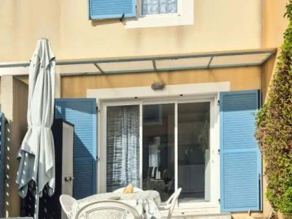 Maison La Londe Les Maures 3 pièce(s) 45 m2 325 000