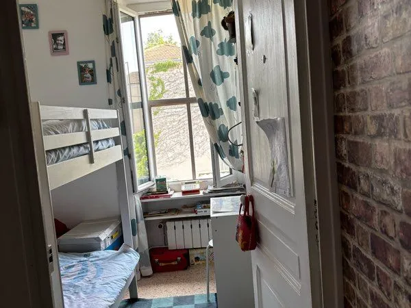 Petite chambre dans maison