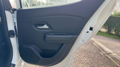 Dacia Sandero TCE 90 auto - Journey – 2025 – 2828 km – Essence – Boîte Automatique — photo 18