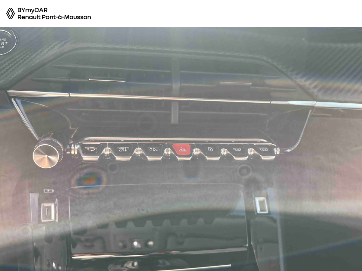 Peugeot 2008 PureTech 130 S&amp;S EAT8 — photo 18