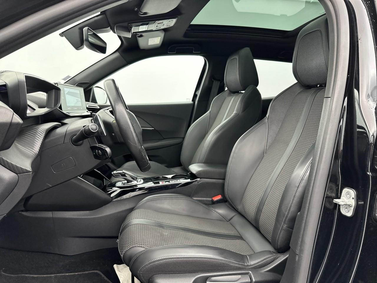 Peugeot 2008 puretech 130 s&s eat8 gt — photo 9