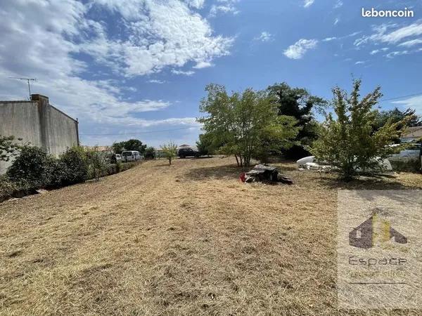 Terrain 624 m² Le Thou