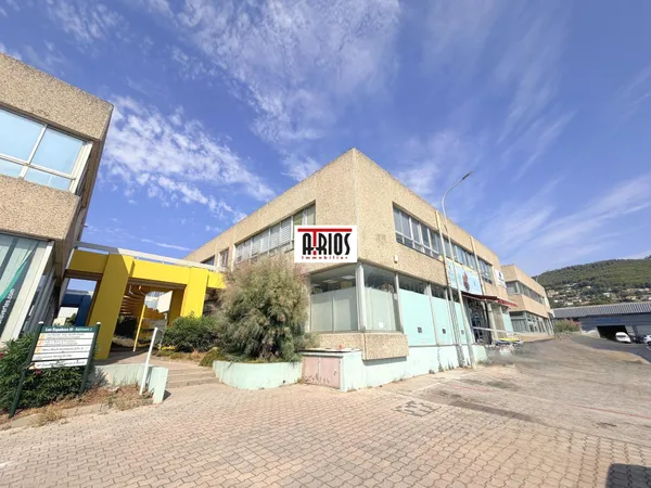 Local professionnel 48 m²