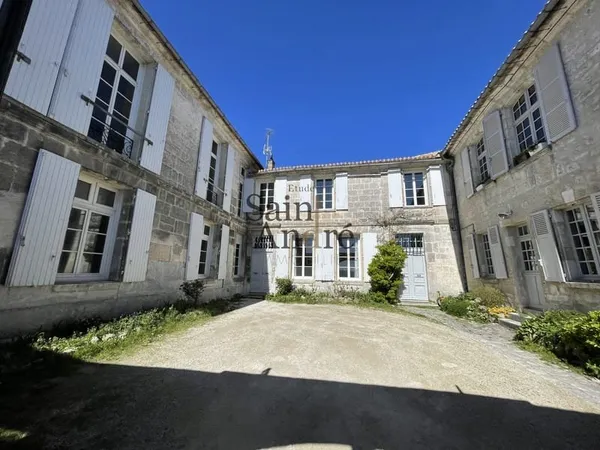 Ensemble Immobilier d'env. 400 m2 - Quartier Cathédrale
