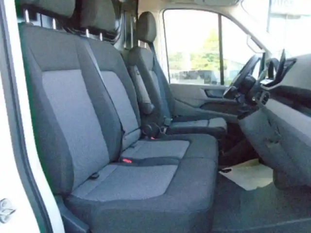 Volkswagen Crafter fg 30 l3h3 2.0 tdi 140ch business traction — photo 2