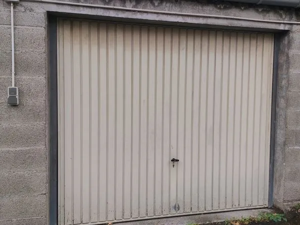 Garage/ Box