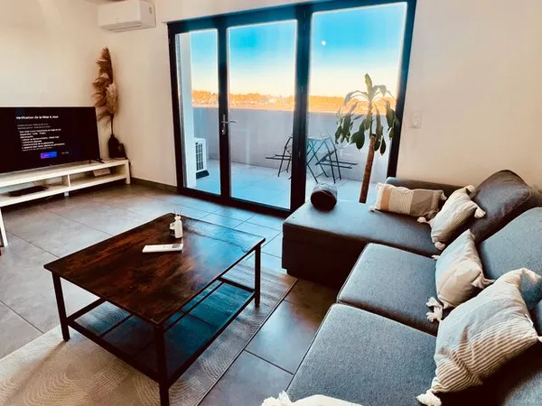 Beau t3 meuble a l annee terrasse clim baillargues