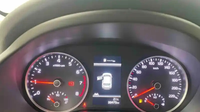 Kia Stonic 1.0 t-gdi 100 ch bvm6 — photo 20
