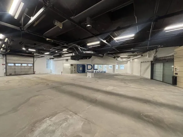 Entrepôt 494 m²