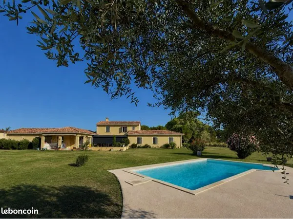 Propriété de caractère - Maison d'environ 200 m² avec 6 hectares et écuries - Secteur Gaillac / Albi