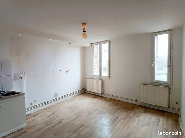 T3 de 75 m² - 2 chambres - 650 charges comprises - Sallaumines - libre