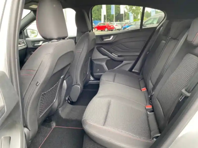 Ford Focus 1.0 flexifuel mhev 125ch st-line x — photo 9