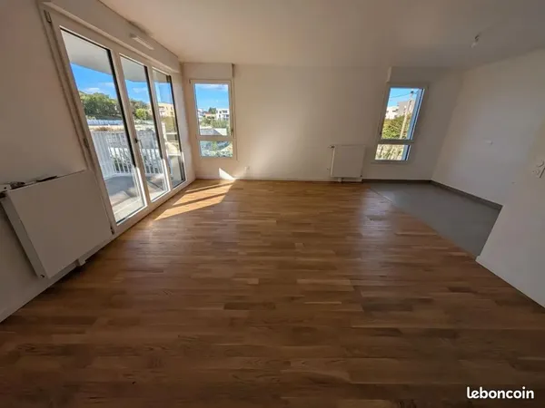 Location bel appartement neuf 4 pièces 83 m² avec parking écoquartier LaVallée à Châtenay-Malabry