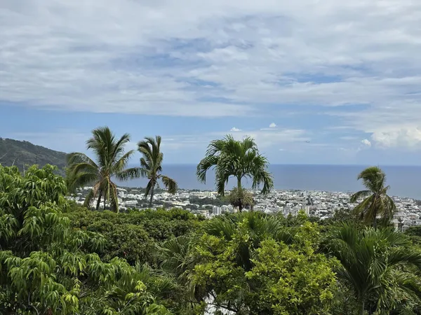 Zone résidentielle villa F6/7 à rénover sur 1600 € m2 de terrain