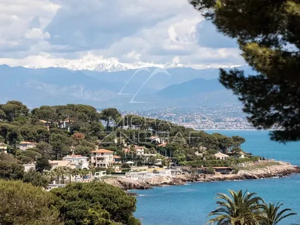 Cadre privilégié au Cap d'Antibes, proche plage Keller, vue mer et montagnes