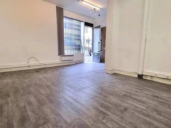 Local commercial 28 m²