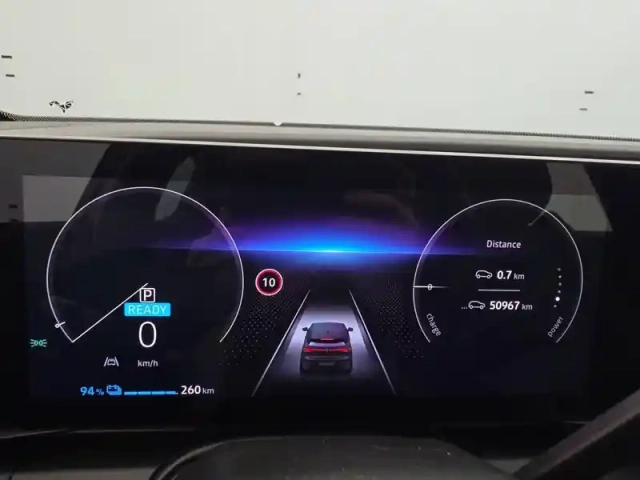 Renault Megane e-tech ev40 130ch standard charge — photo 8