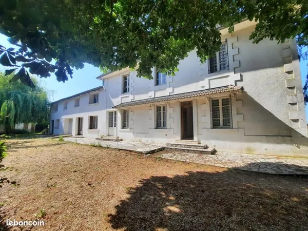 Maison 9 pièces 240 m²