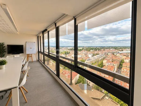 Bureau 300 m²
