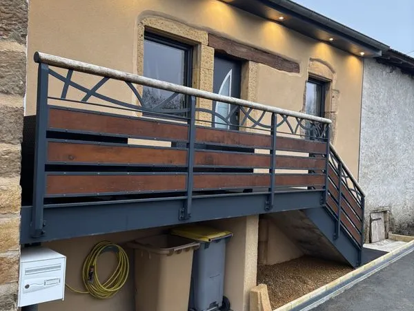 Charmante maison meublée 55 m² sur 3 niveaux avec terrasse - Disponible immédiatement