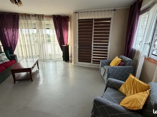 Nantes Beaulieu - T4 75 m² - Vue Loire - 8e étage - Garage
