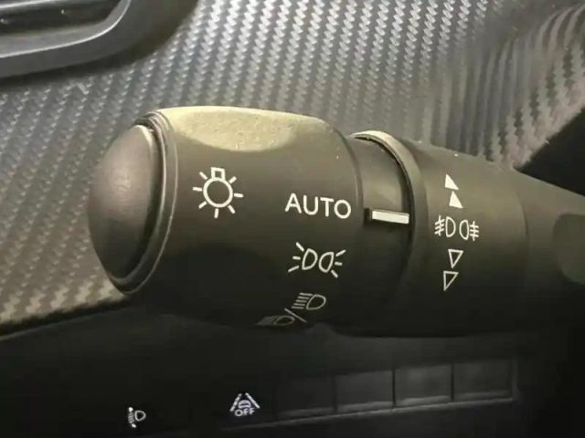 Peugeot 2008 1.2 puretech 130ch s&amp;s roadtrip eat8 — photo 15
