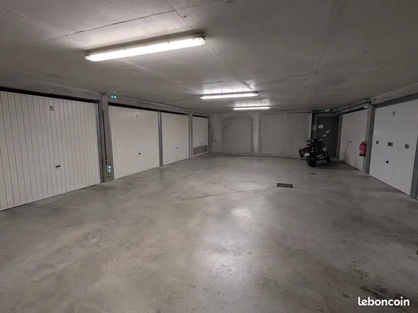 Parking/box 12 m² Lyon 4ème