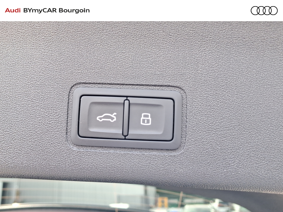 Audi Q3 e-hybrid 272 ch S tronic 6 — photo 15