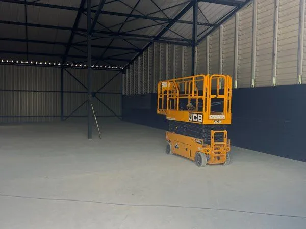 Local de stockage neuf