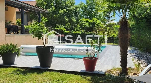 Belle villa familiale de 200 m² avec piscine - Grigny (69520