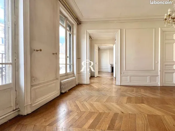 Appartement 6 pièces 201 m²