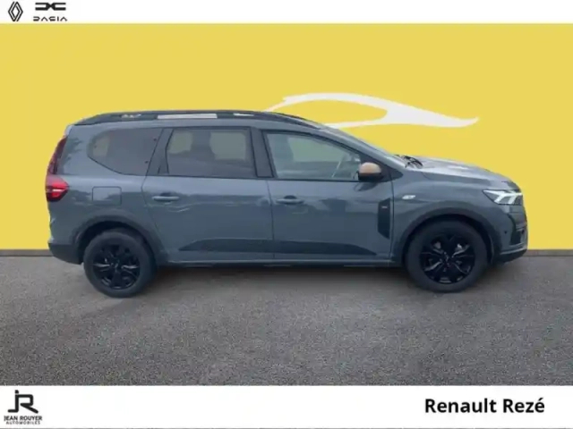 Dacia Jogger 1.0 tce 110ch extreme 7 places -24 — photo 13