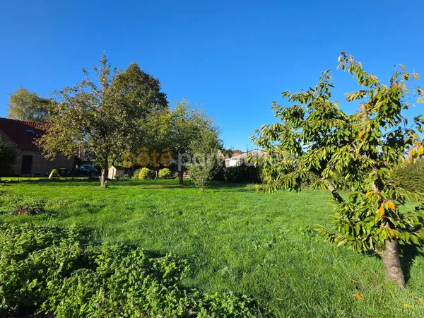 Terrain 825 m2