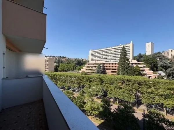 À VENDRE  BEL APPARTEMENT 70 m²