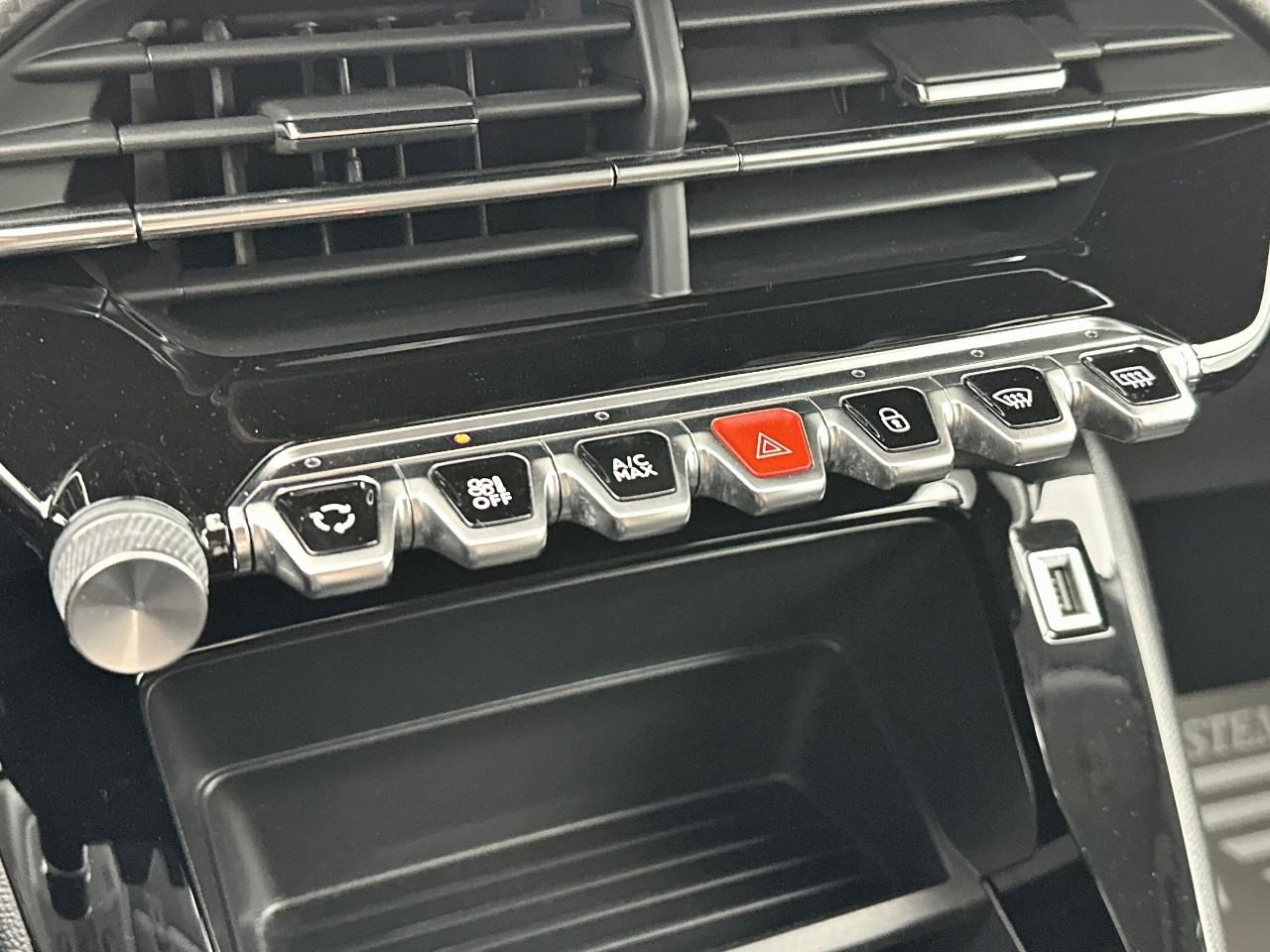 Peugeot 208 puretech 100 s&s bvm6 style — photo 27