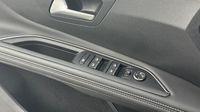 Peugeot 3008 Plug-in Hybrid4 300ch GT e-EAT8 — photo 16