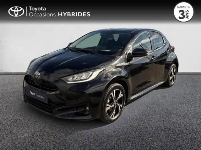 Toyota Yaris bv e-cvt iv design night black