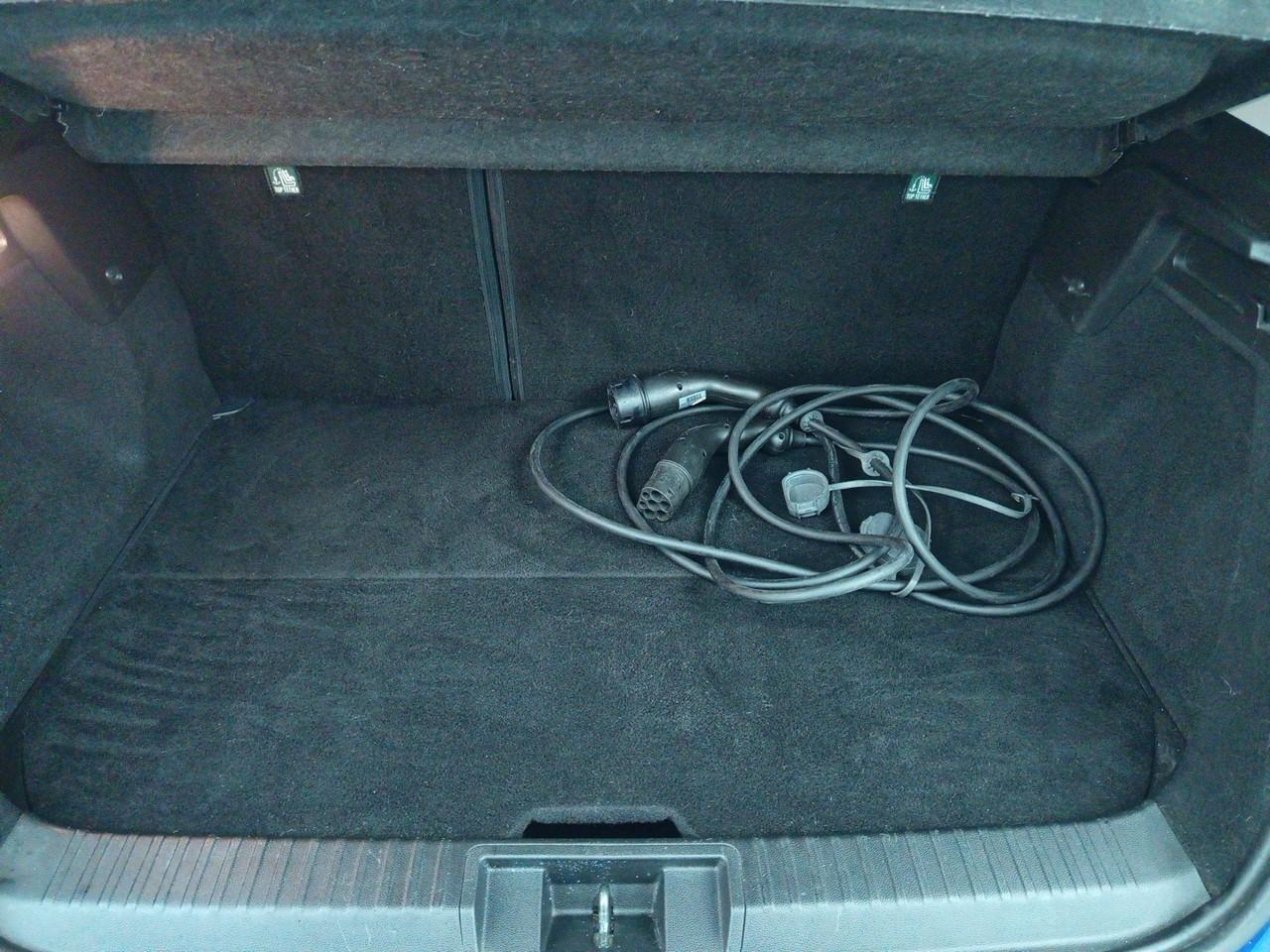 Renault Captur e-tech plug-in 160 intens — photo 14