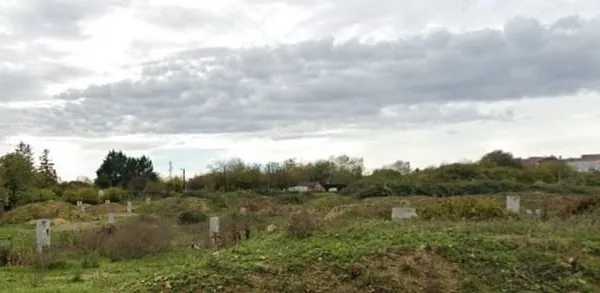 Terrain 225 m²