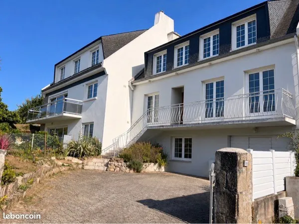 Maison familiale de 130 m² avec studio indépendant - Le Relecq-Kerhuon - 350000