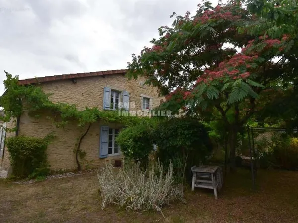 Maison ancienne en pierres
