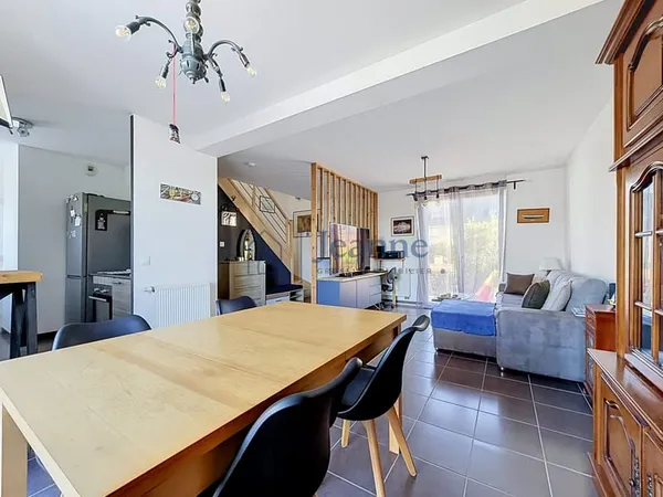 Maison familiale avec 3 chambres et garage  Saint-Coulomb